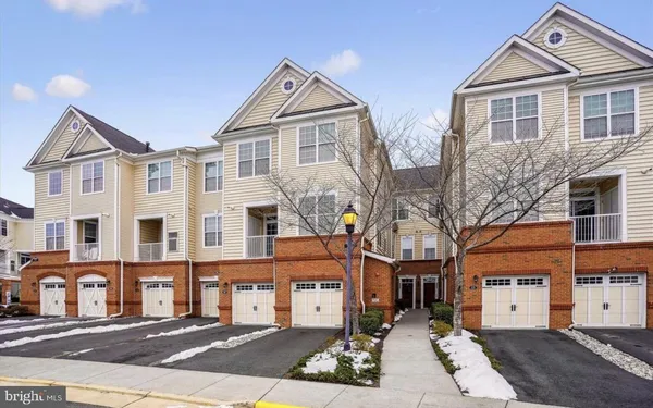 $2,500 | 23255 Milltown Knoll Square, Unit 111, Ashburn, VA 20148