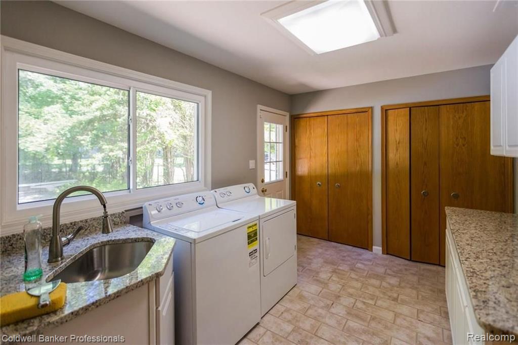 29075 Summerwood Road Farmington, MI 48334 - Photo 19 of 41