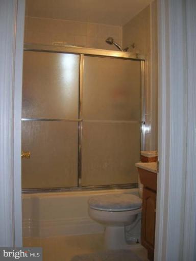 4715 Raspe Avenue Baltimore, MD 21206 - Photo 15 of 16 Bath #1