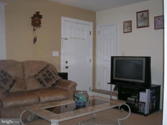 4715 Raspe Avenue Baltimore, MD 21206 - Photo 6 of 16 Living Room #2