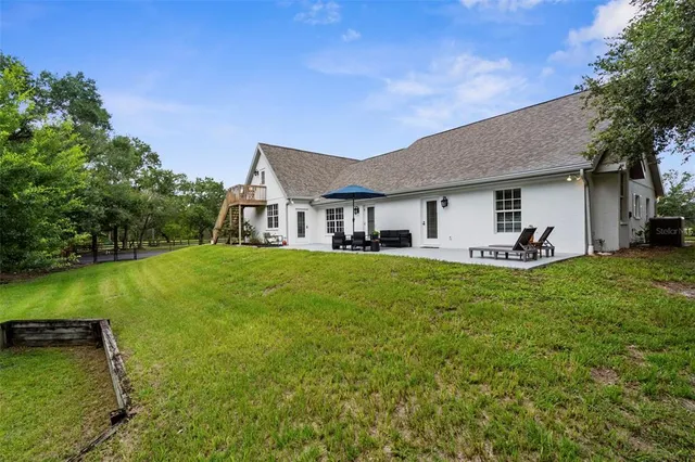 a front view of house with yard