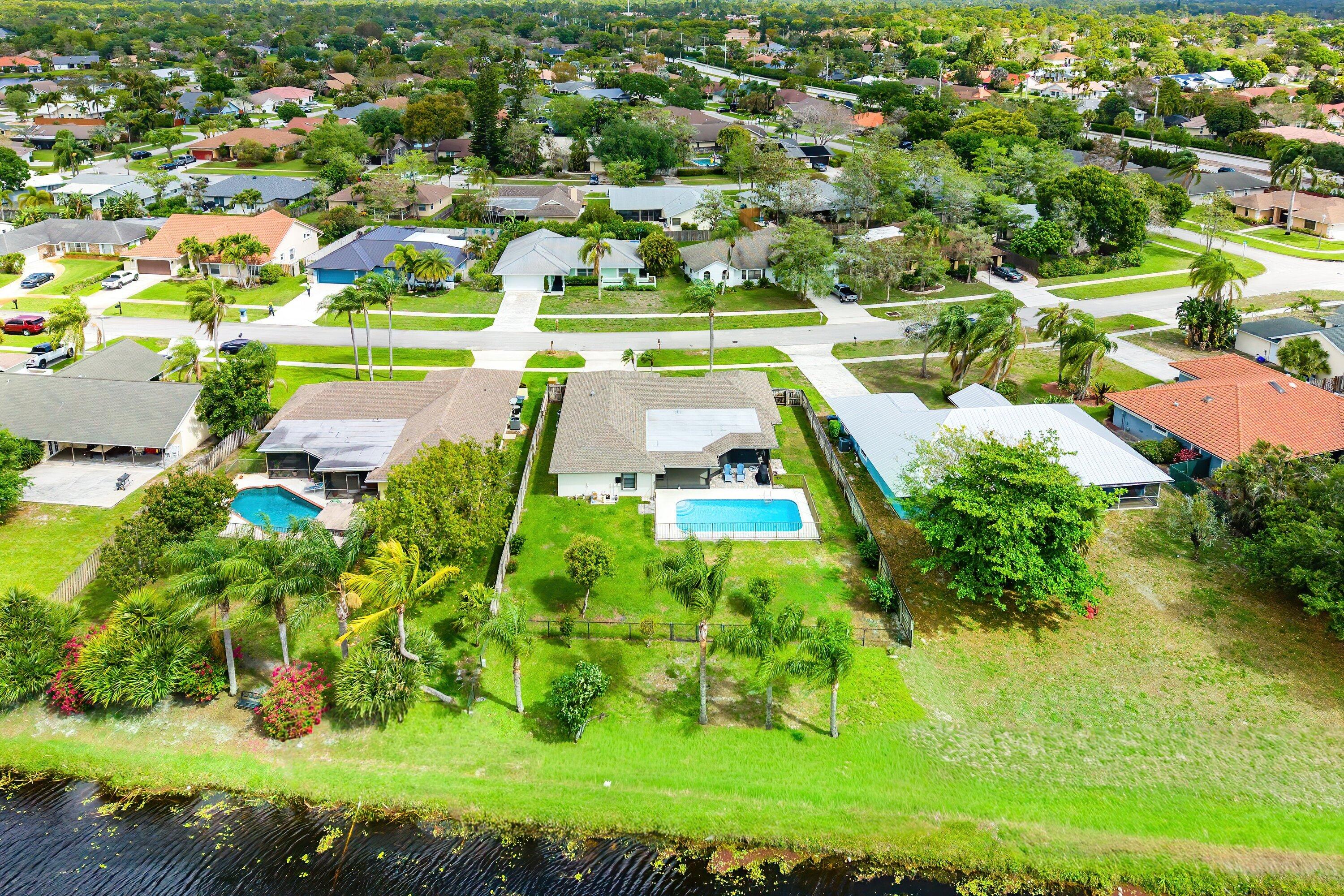 13795 Geranium Place Wellington, FL 33414 - Photo 32 of 37 a view of a city