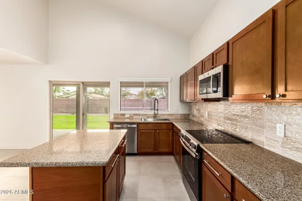 $2,995 | 3251 East Boston Street, Gilbert, AZ 85295