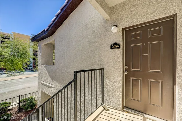 $194,500 | 2615 West Gary Avenue, Unit 2054, Las Vegas, NV 89123