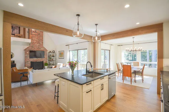 $895,000 | 75 Pinewild Drive, Pinehurst, NC 28374