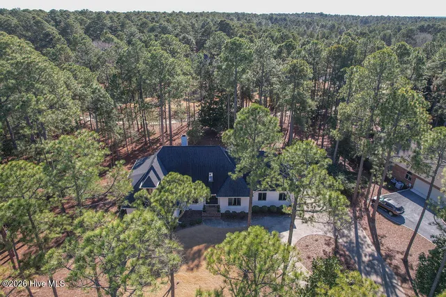 $895,000 | 75 Pinewild Drive, Pinehurst, NC 28374