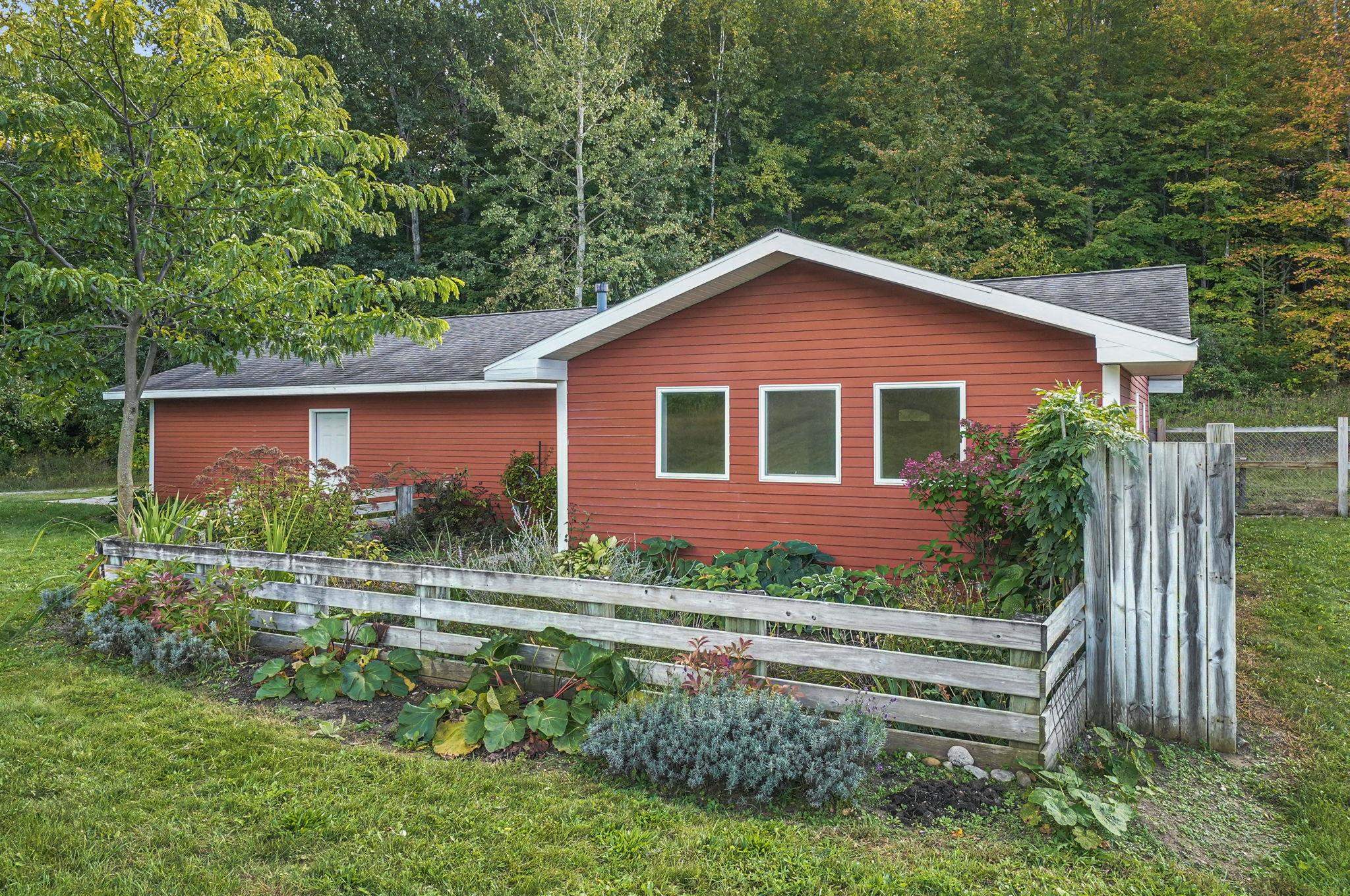9750 East Solem Road Suttons Bay, MI 49682 - Photo 56 of 76 1939485-1f2e8866-9ffd-464a-bd7d-28ab4f287364.JPG