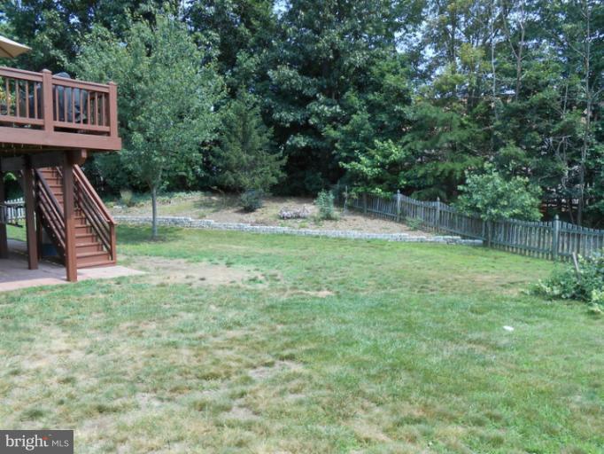 2685 Pheasant Hunt Road Woodbridge, VA 22192 - Photo 20 of 24 a view of outdoor space and yard