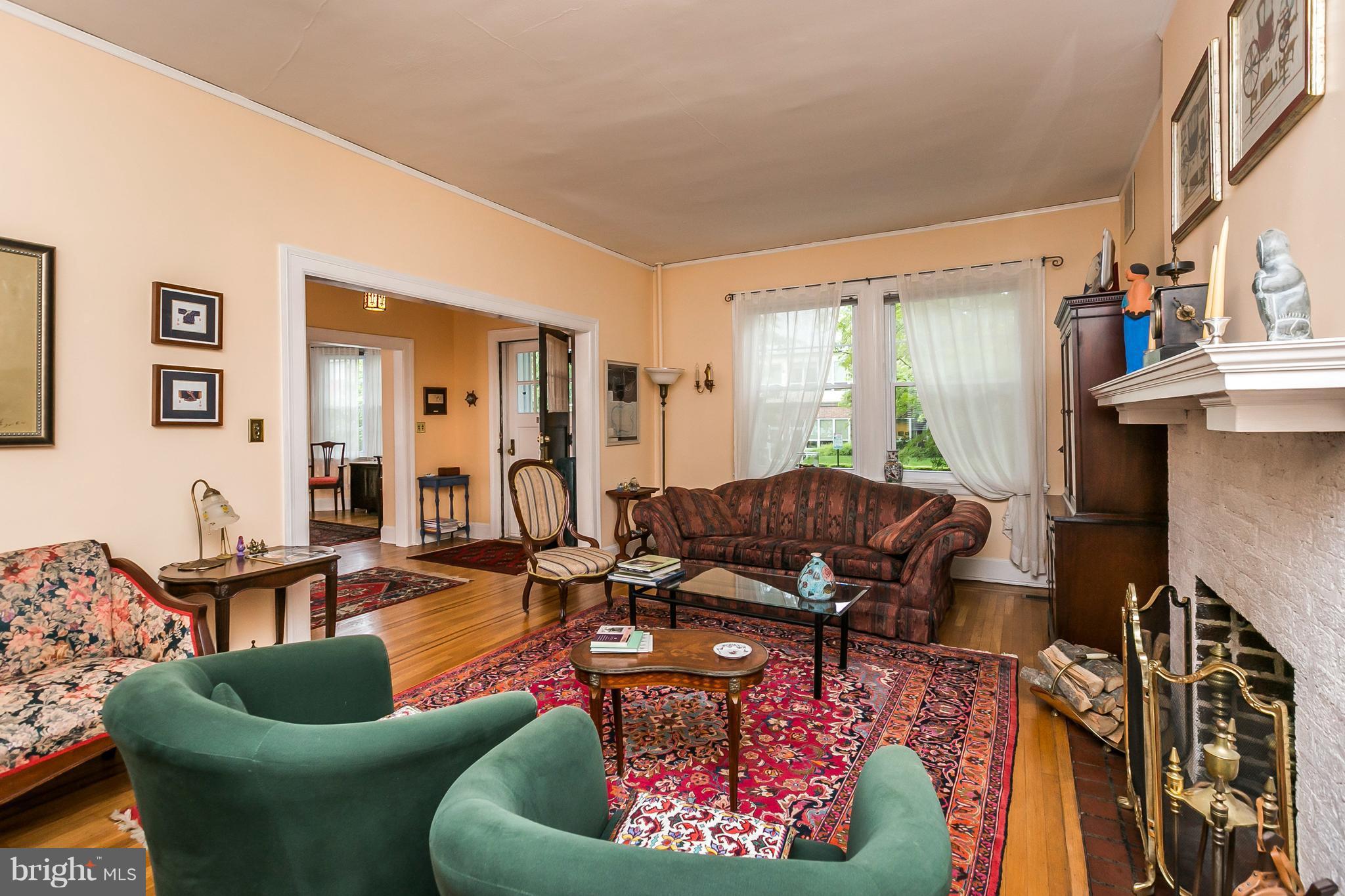 3935 Canterbury Road Baltimore, MD 21218 - Photo 4 of 29 Living Room