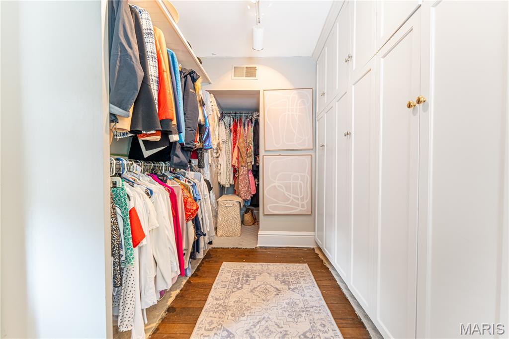 9242 Clayton Road Ladue, MO 63124 - Photo 27 of 53 Gallery Image 27
