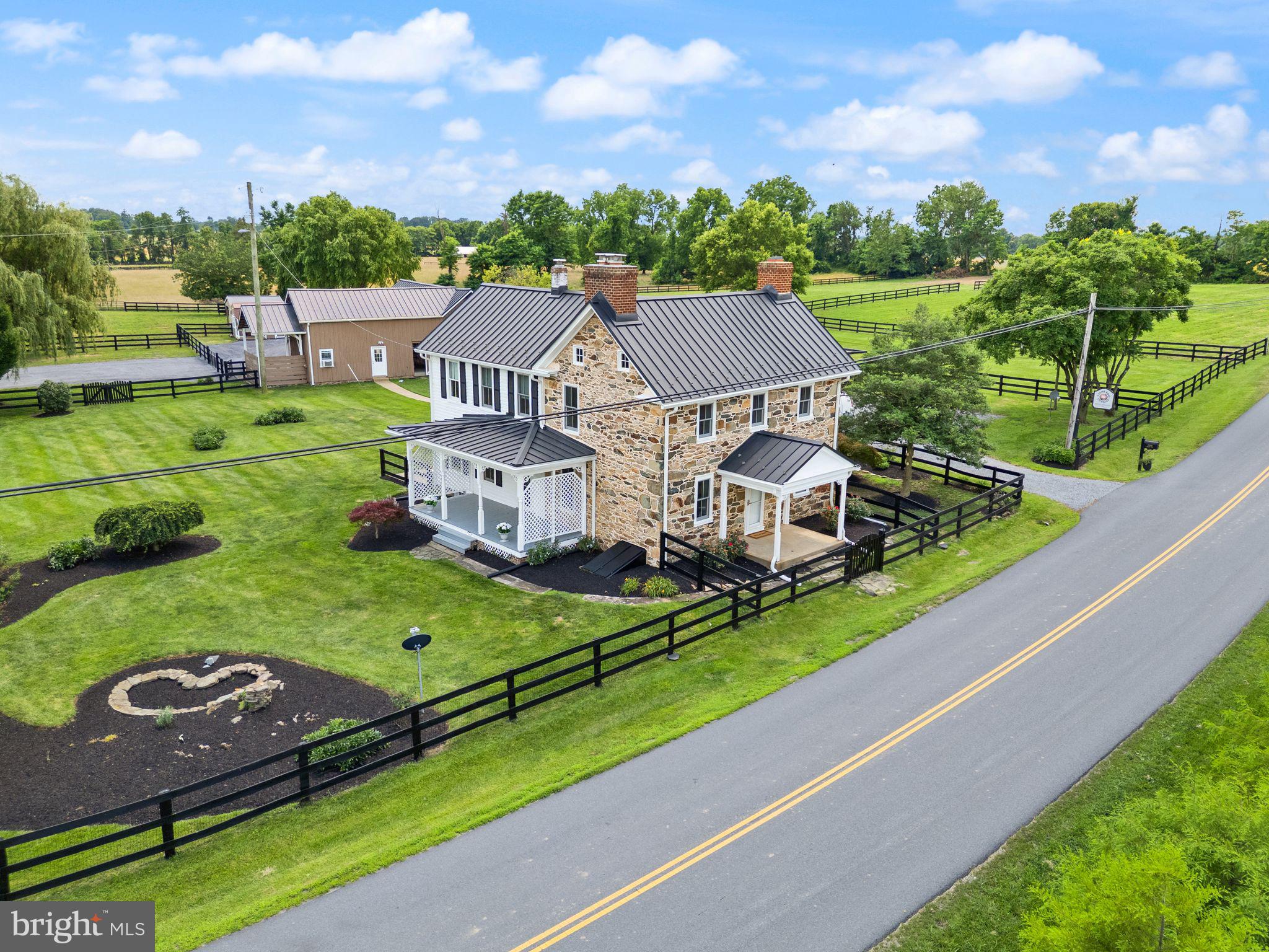 20596 Airmont Road Bluemont, VA 20135 - Photo 2 of 76