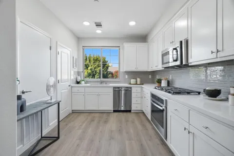 $899,000 | 605 Cinnamon Circle, Mountain View, CA 94043