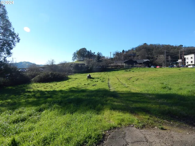 $155,000 | 598 Northeast Winchester Street, Roseburg, OR 97470