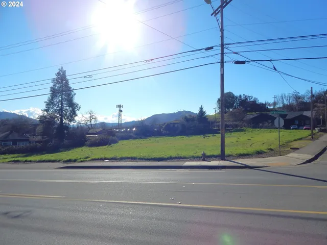 $155,000 | 598 Northeast Winchester Street, Roseburg, OR 97470