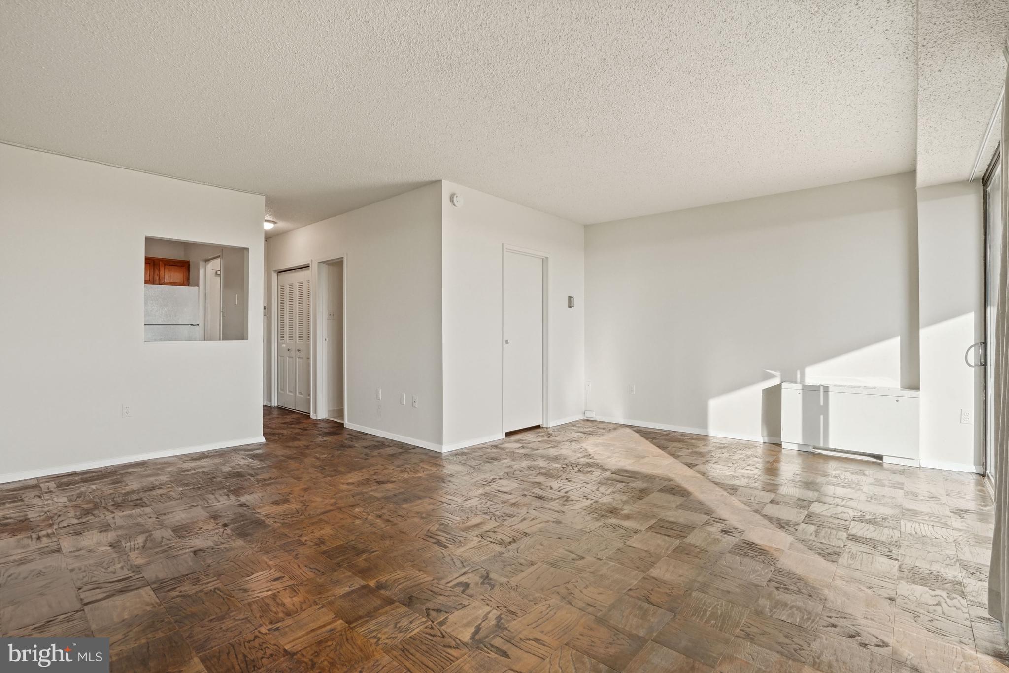 4141 North Henderson Road, Unit 1008 Arlington, VA 22203 - Photo 2 of 33 Large studio with newly refinished wood floors!