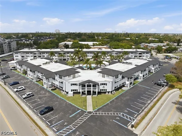 $1,000 | 3706 Broadway, Unit 18, Fort Myers, FL 33901