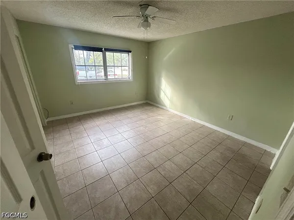 $1,000 | 3706 Broadway, Unit 18, Fort Myers, FL 33901