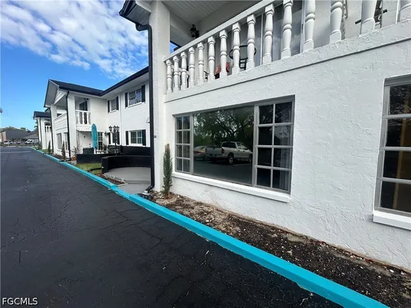 $1,000 | 3706 Broadway, Unit 18, Fort Myers, FL 33901