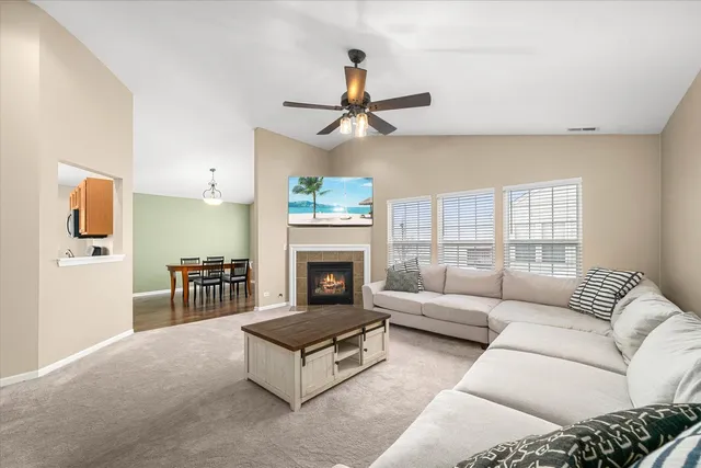 $325,000 | 24958 Gates Lane, Plainfield, IL 60585