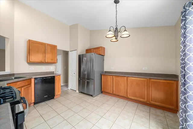 $325,000 | 24958 Gates Lane, Plainfield, IL 60585