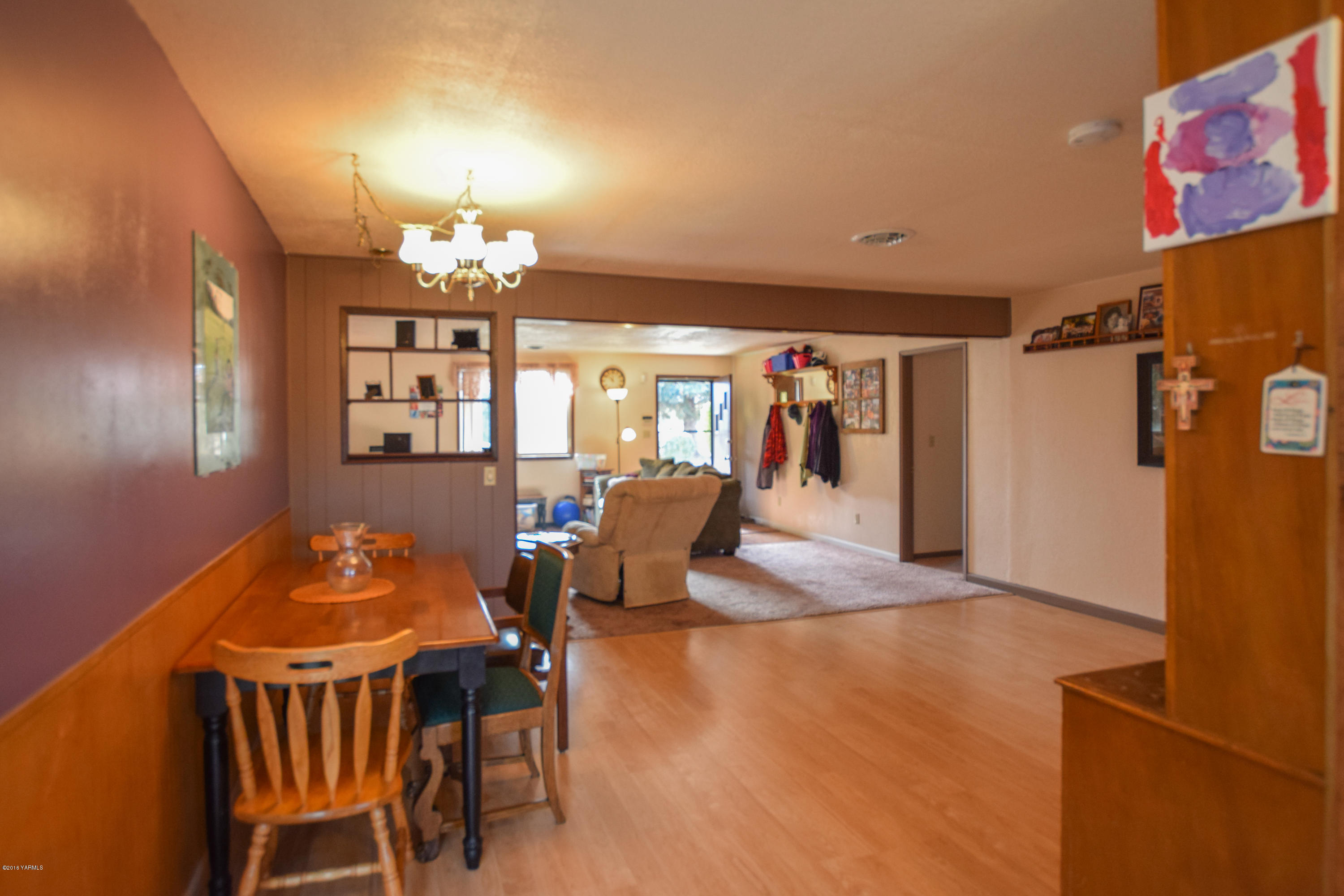 12301 Rutherford Road Yakima, WA 98903 - Photo 6 of 34 a dining room with furniture and window