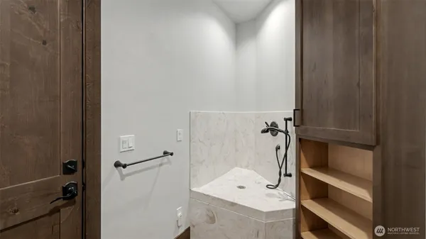 $1,850,000 | 29220 305th Court Southeast, Ravensdale, WA 98051