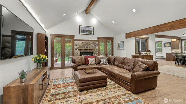 $1,850,000 | 29220 305th Court Southeast, Ravensdale, WA 98051