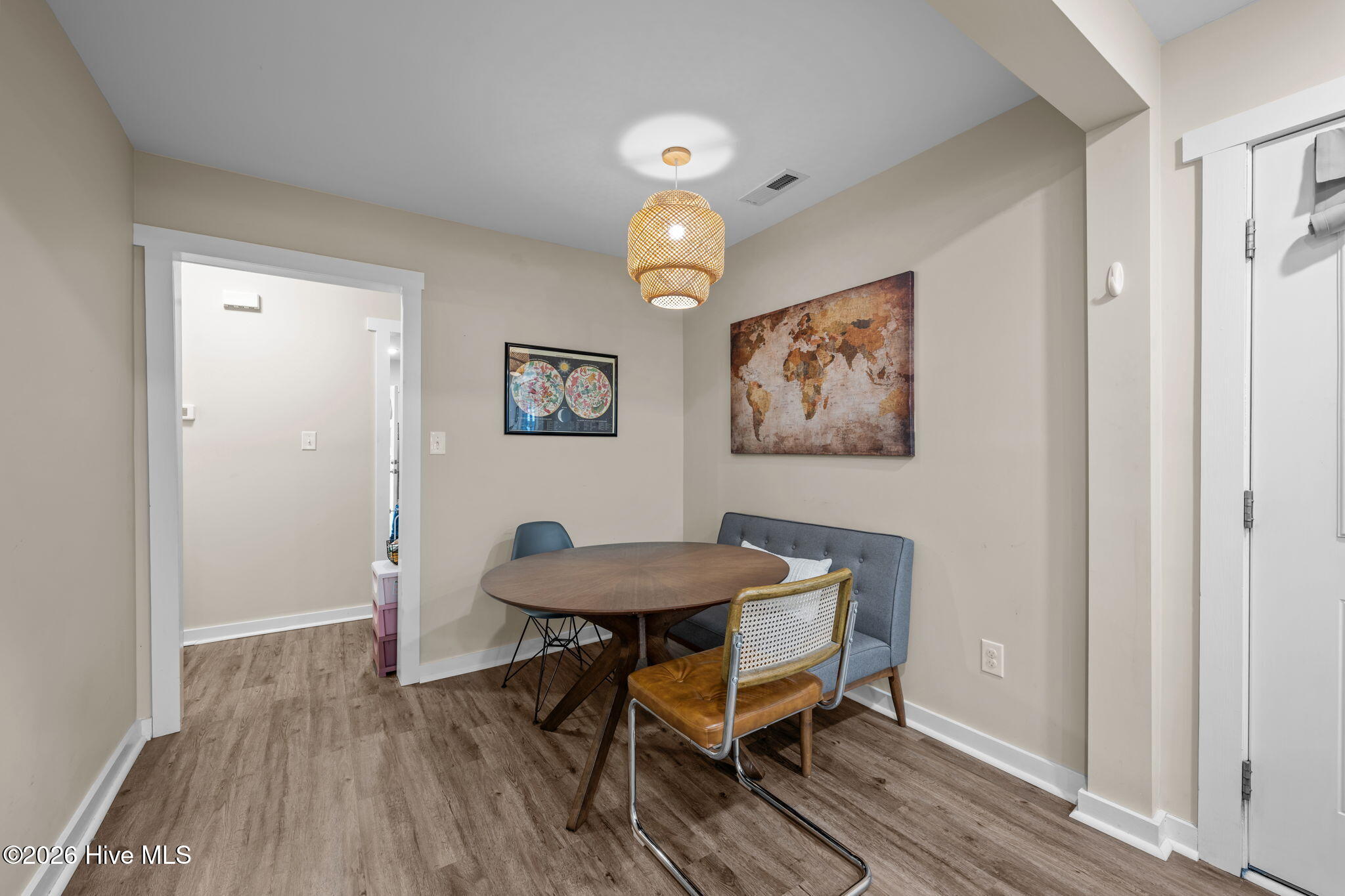 1612 Colonial Way New Bern, NC 28560 - Photo 11 of 37 26-web-or-mls-DSC_7328