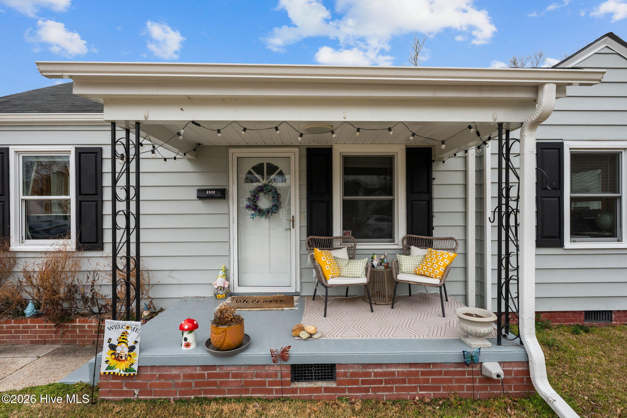 1612 Colonial Way New Bern, NC 28560 - Photo 2 of 37 2-web-or-mls-DSC_7382