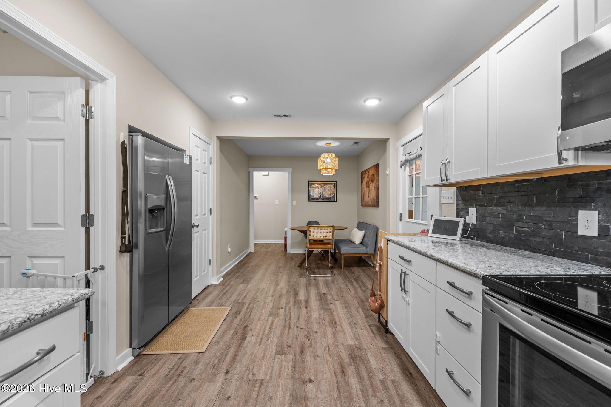 1612 Colonial Way New Bern, NC 28560 - Photo 10 of 37 28-web-or-mls-DSC_7334