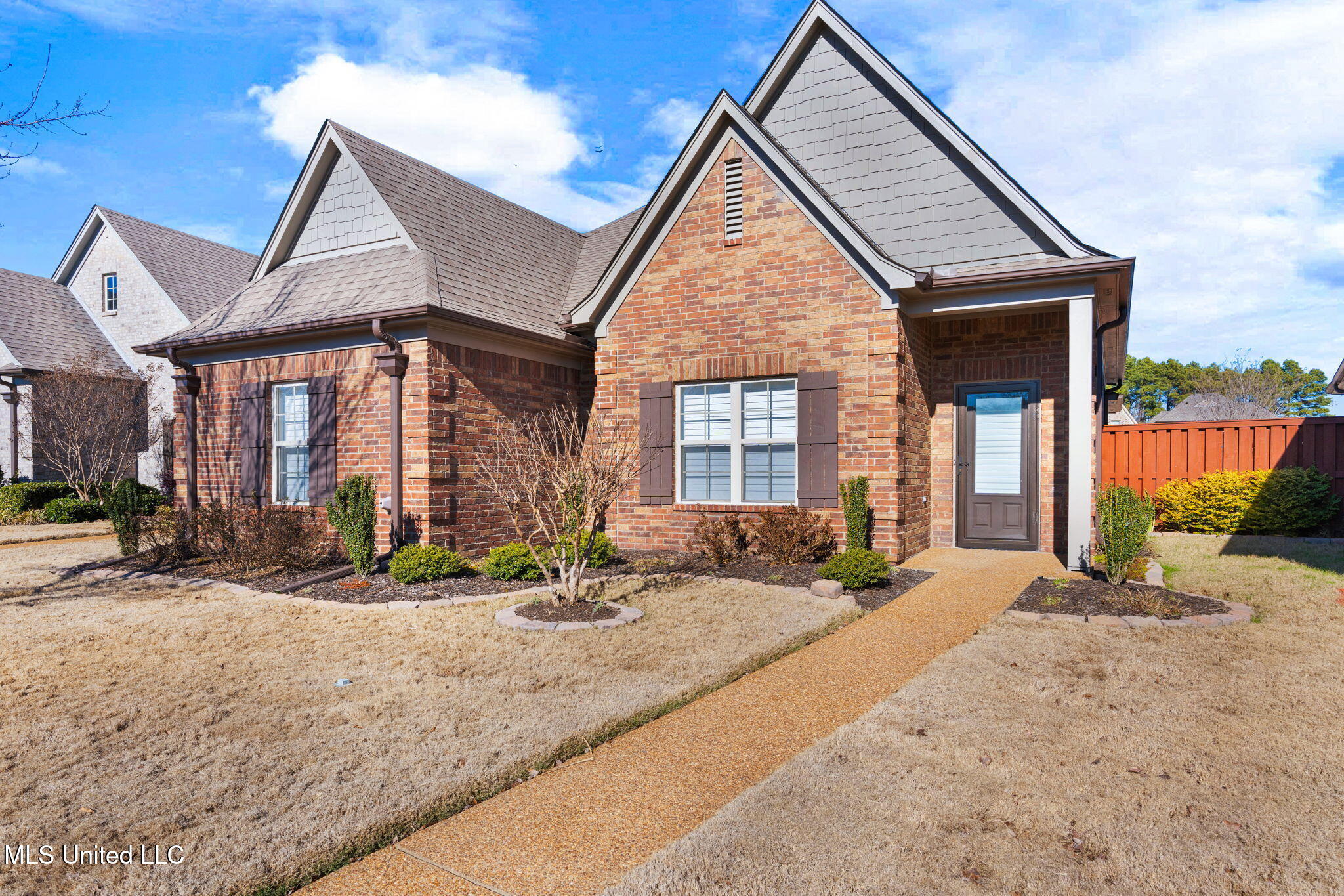 5906 Foxdale Loop Southaven, MS 38672 - Photo 10 of 57 Front