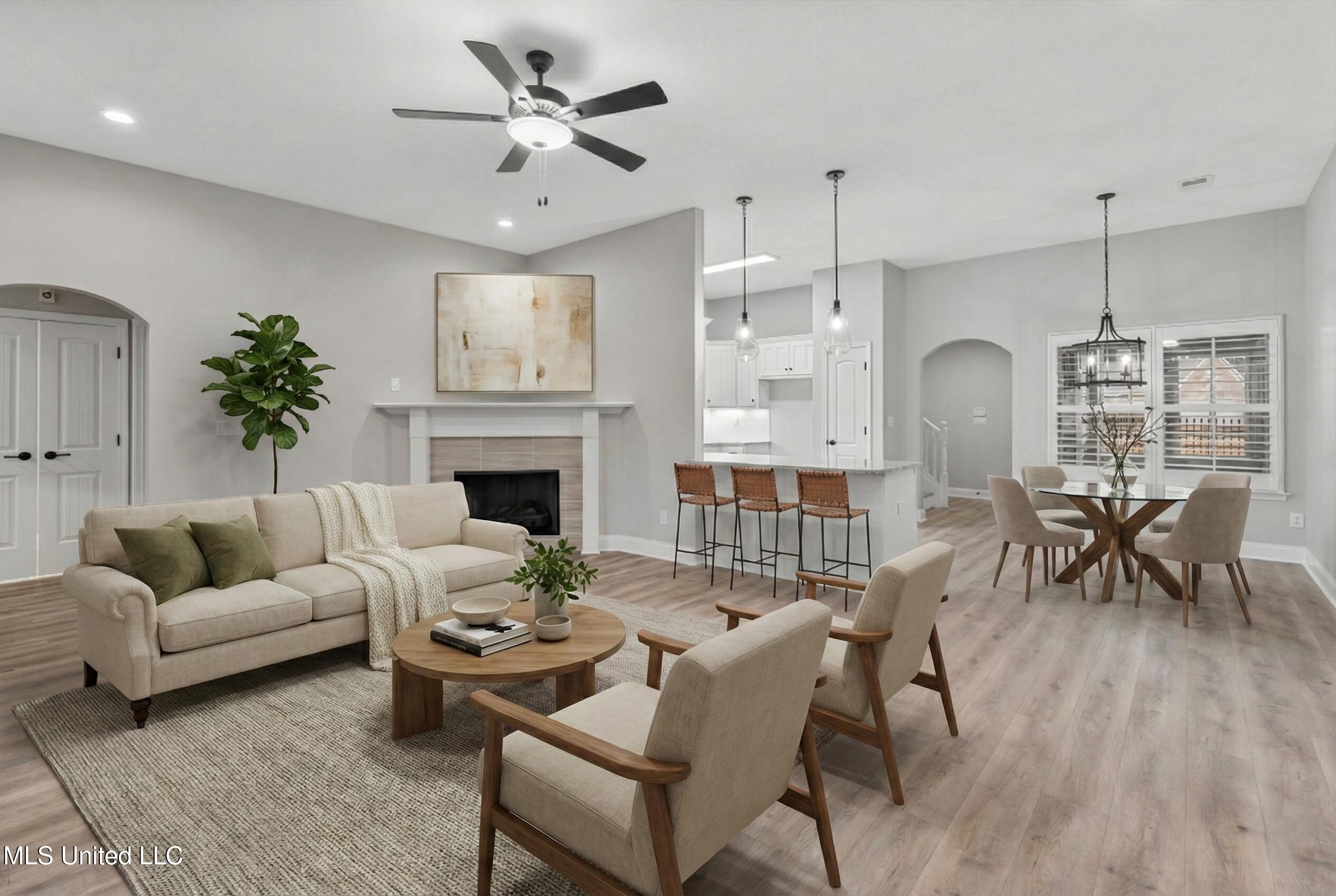 5906 Foxdale Loop Southaven, MS 38672 - Photo 2 of 57 Great Room - Virtually Staged