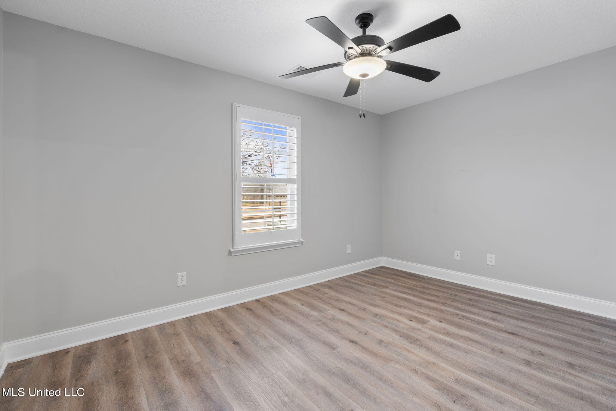 5906 Foxdale Loop Southaven, MS 38672 - Photo 34 of 57 Bedroom 2 - Down