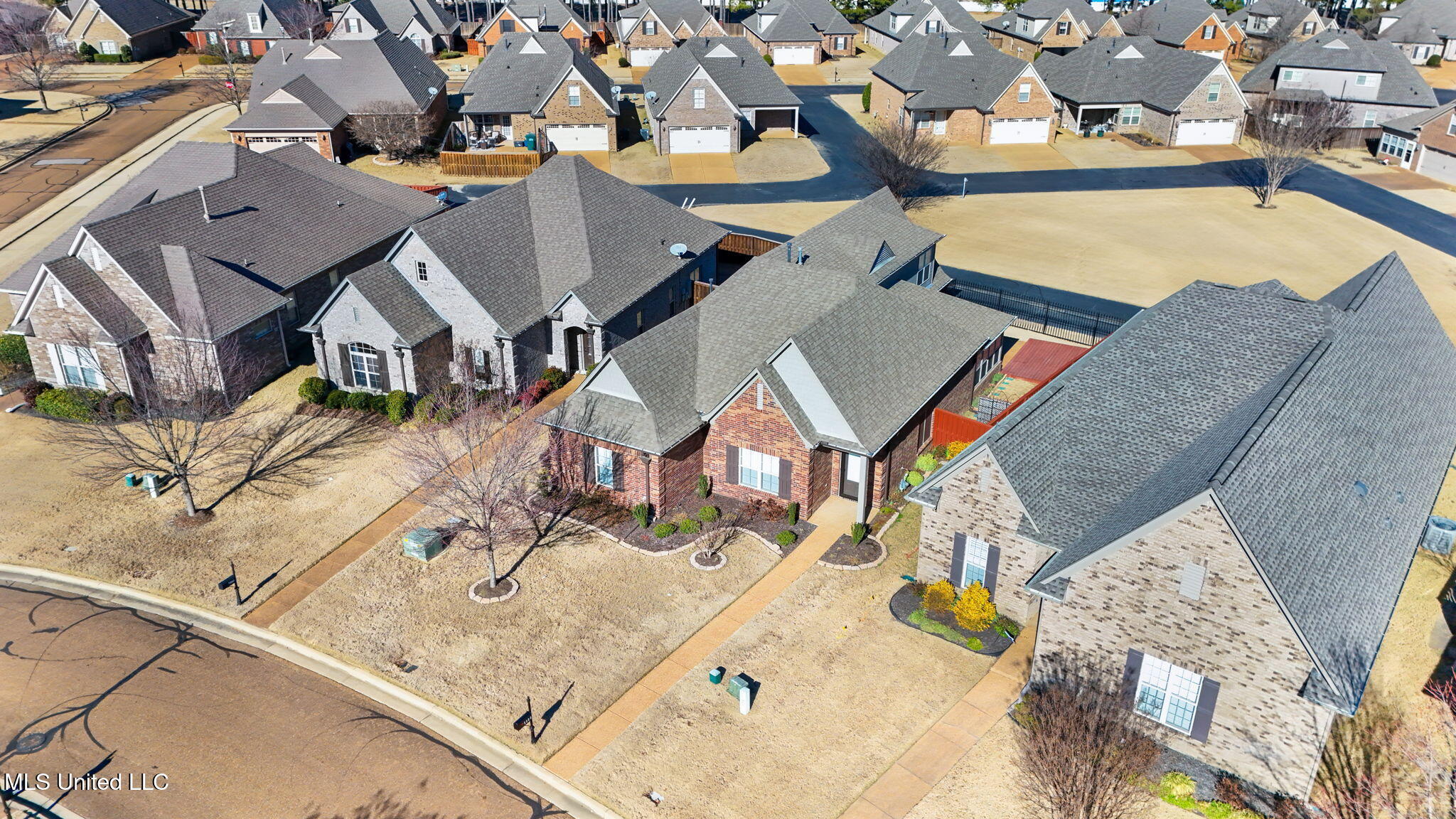 5906 Foxdale Loop Southaven, MS 38672 - Photo 47 of 57 Aerial - Front