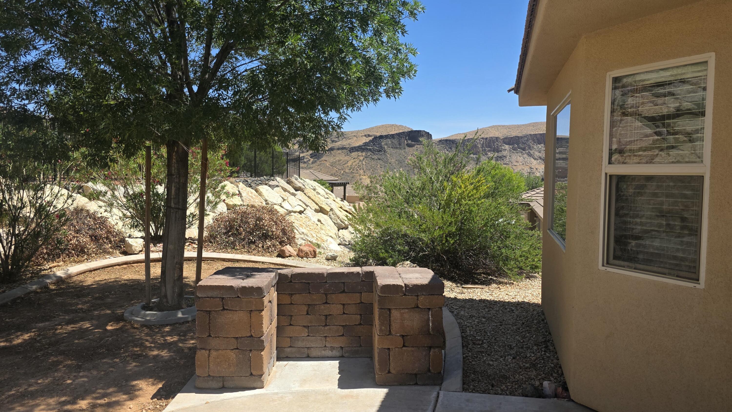357 East 860 North Hurricane, UT 84737 - Photo 17 of 20 BBQ area back yard