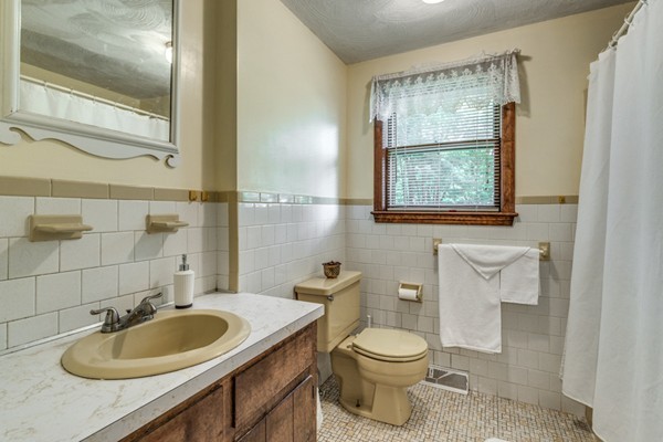 19 Ferncroft Road Tewksbury, MA 01876 - Photo 14 of 27 Gallery Image 14