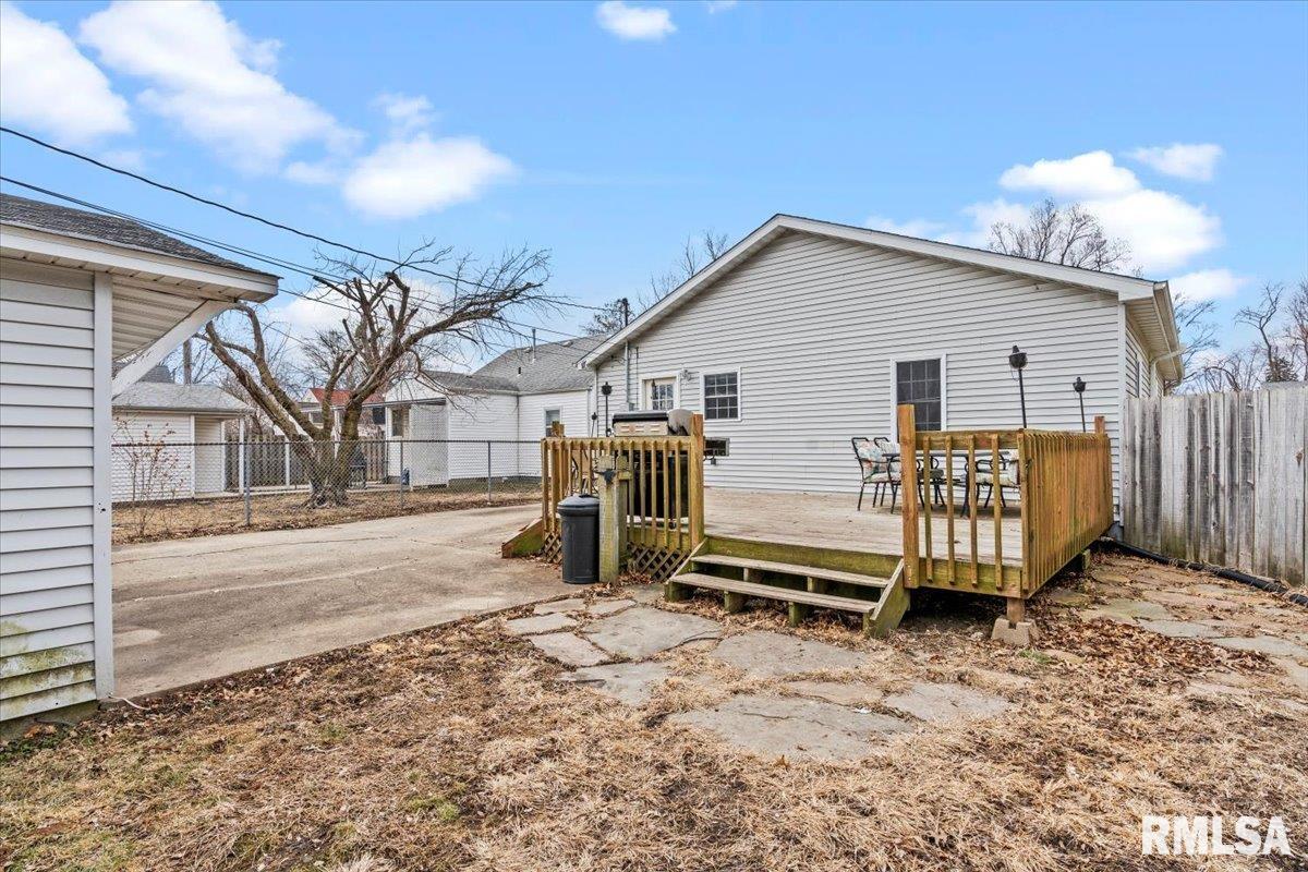 2828 South 5th Street Springfield, IL 62703 - Photo 3 of 34