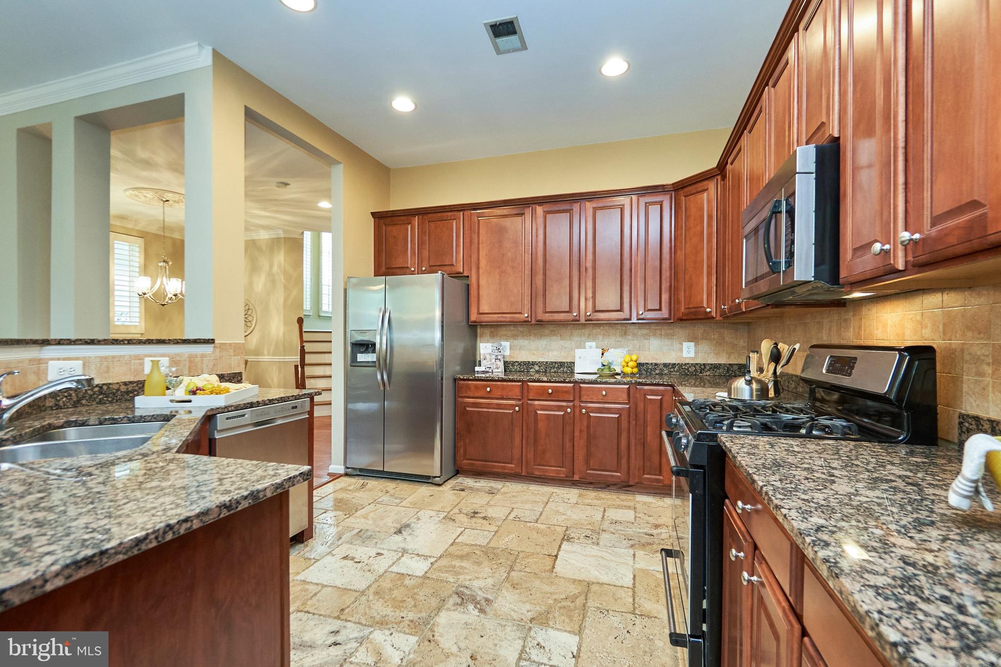 8359 Middle Ruddings Drive Lorton, VA 22079 - Photo 7 of 42