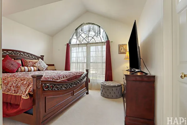 $469,900 | 1419 White Oak Lane, Woodstock, IL 60098