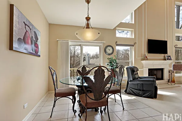 $469,900 | 1419 White Oak Lane, Woodstock, IL 60098