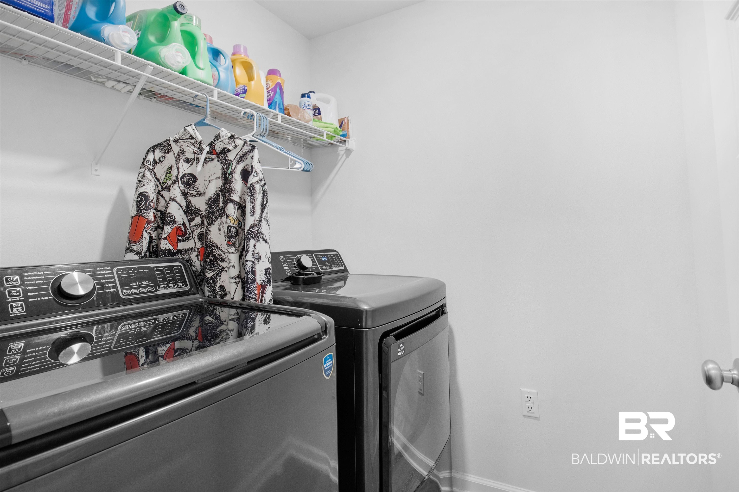 10261 Ruffian Route Daphne, AL 36526 - Photo 17 of 28 Laundry room with independent washer and dryer, laundry area, and baseboards