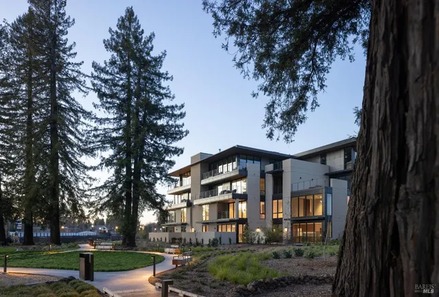 $1,950,000 | 151 Sawmill Circle, Unit 201, Healdsburg, CA 95448
