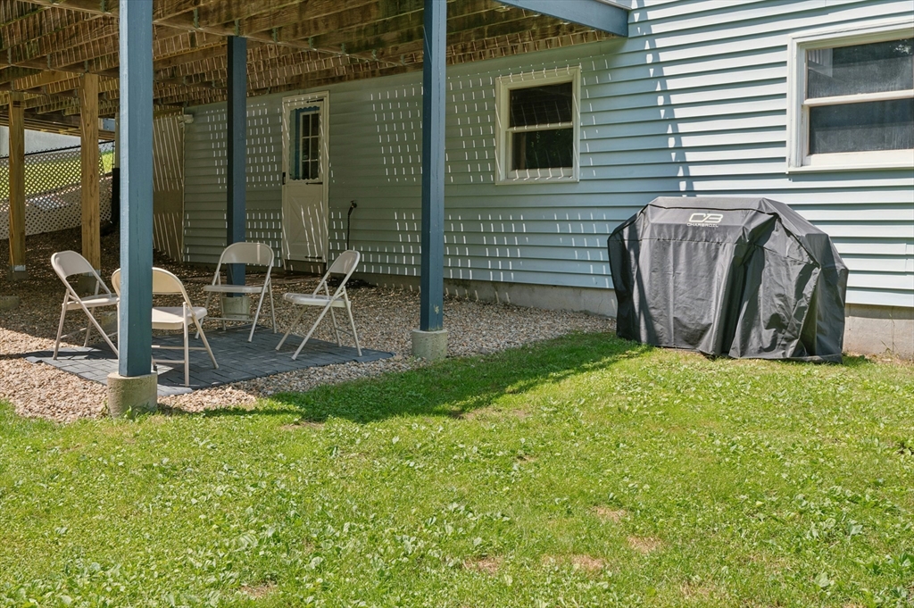 158 Copperfield Road Worcester, MA 01602 - Photo 38 of 42