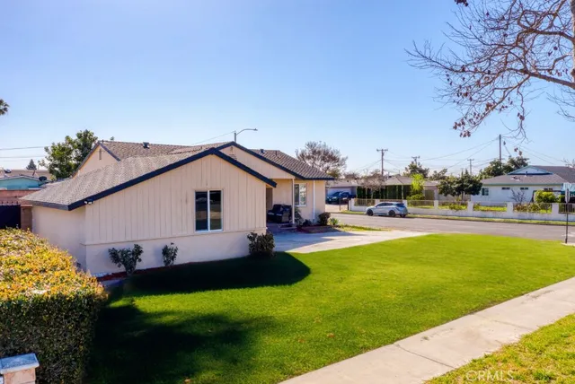 $1,079,999 | 4618 West Maurie Avenue, Santa Ana, CA 92703