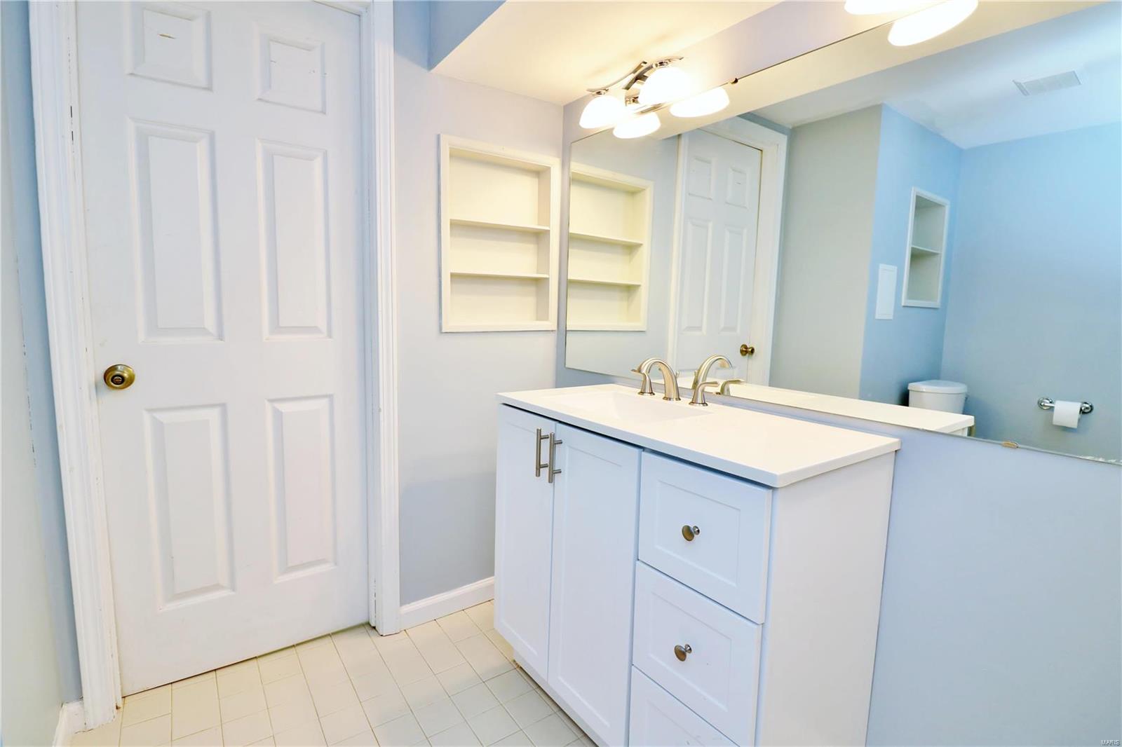 316 Ballwin Avenue Ballwin, MO 63021 - Photo 40 of 53