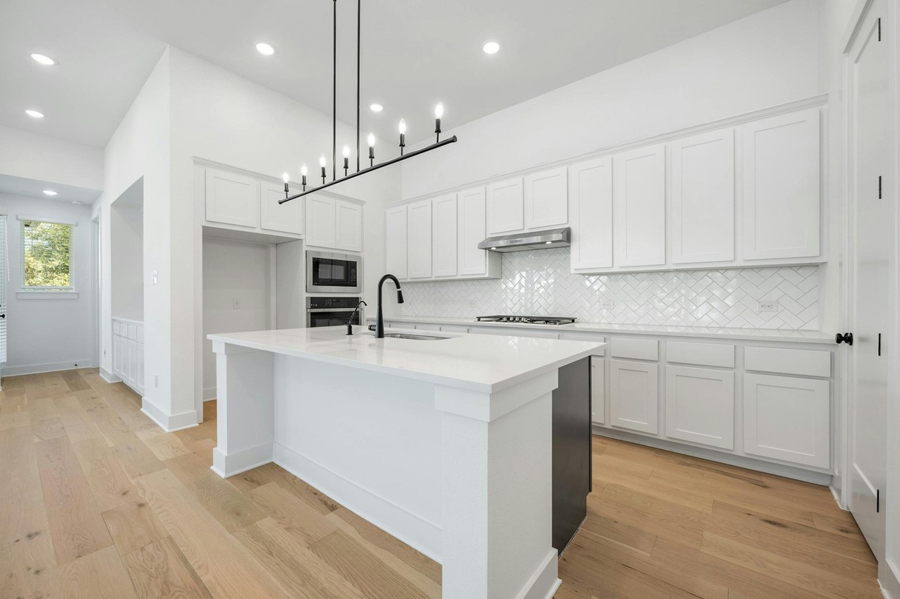 13021 Wandering Rdg Lane Conroe, TX 77302 - Photo 4 of 20