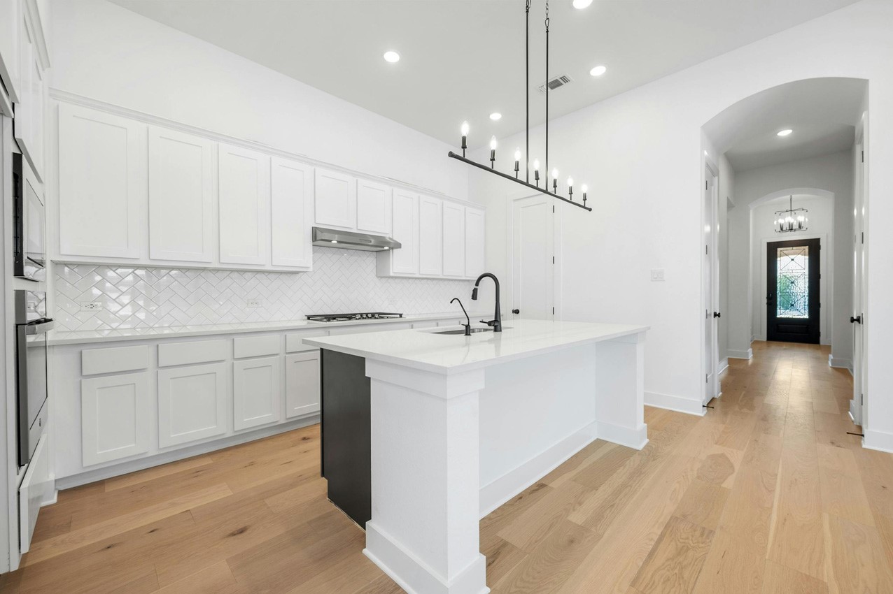 13021 Wandering Rdg Lane Conroe, TX 77302 - Photo 5 of 20