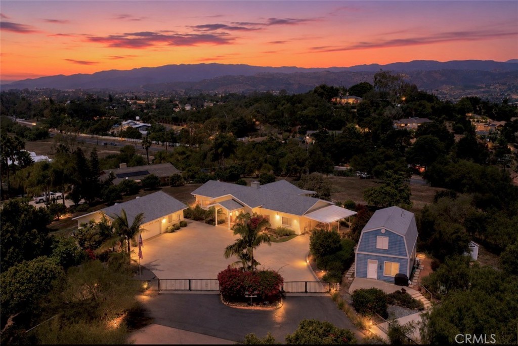 2713 East Mission Road Fallbrook, CA 92028 - Photo 2 of 36
