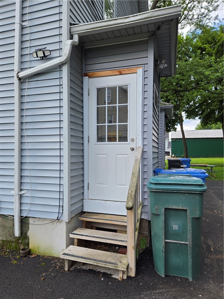 695-697 Culver Road Rochester, NY 14609 - Photo 25 of 50 Let's check out 697.