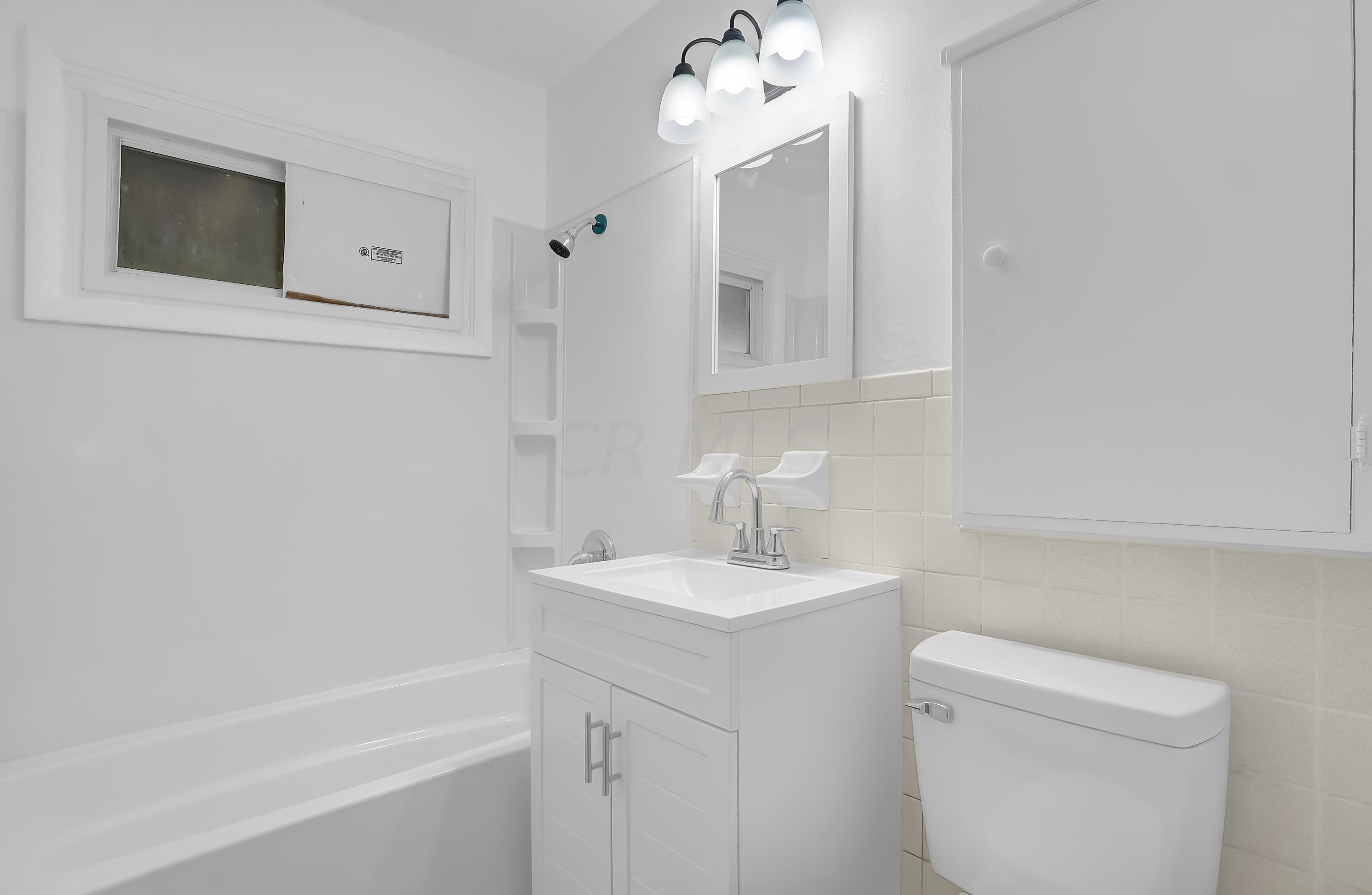 3760 Eisenhower Road Columbus, OH 43224 - Photo 10 of 18 DSC09606